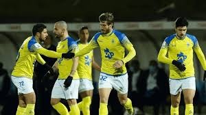 刚加盟就摆烂？国王用福克斯换来垃圾合同