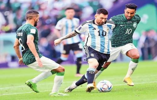 山东男篮选对了，连续2场比赛全队第一，中国男篮会有他一席之地吗