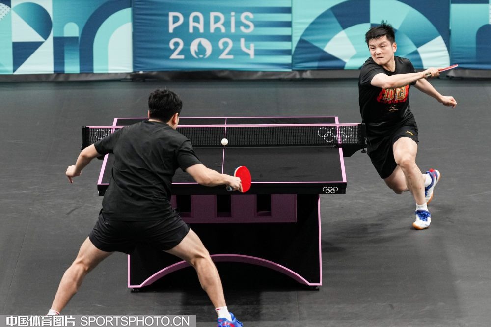 420天后曼联推倒重来！3亿欧元又打水漂，该背锅的不是阿莫林